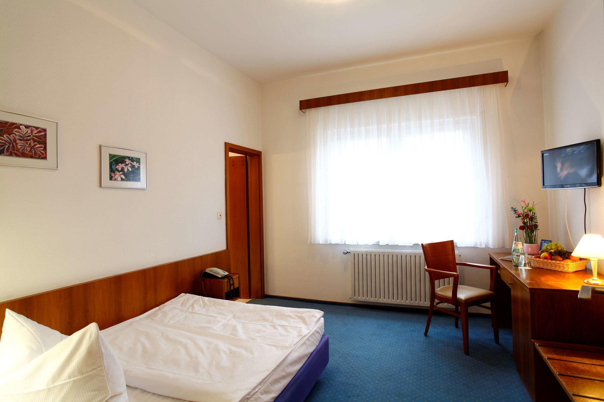 Arthotel Ana Eden คาร์ลสรูเฮอ ภายนอก รูปภาพ