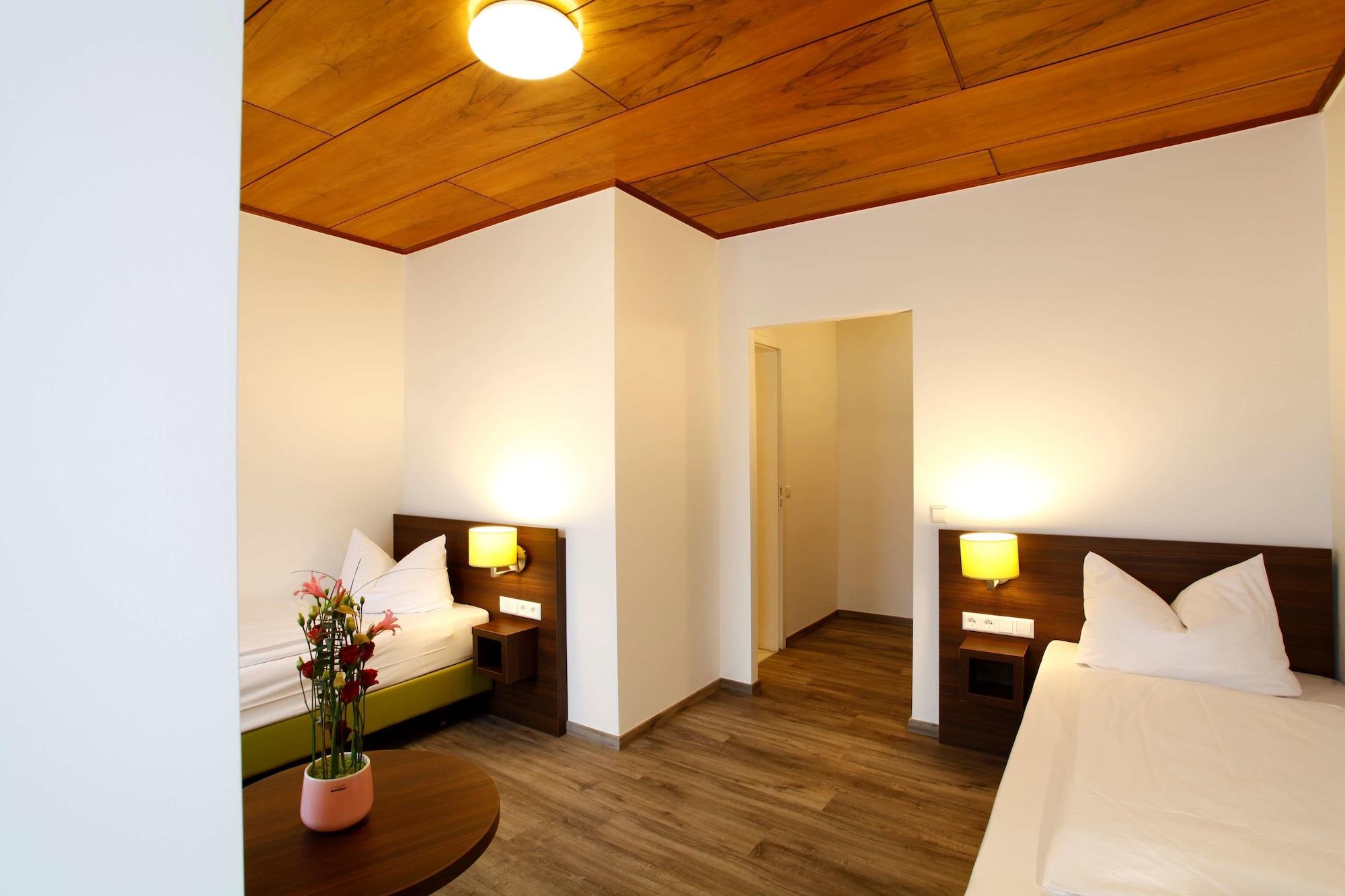 Arthotel Ana Eden คาร์ลสรูเฮอ ภายนอก รูปภาพ