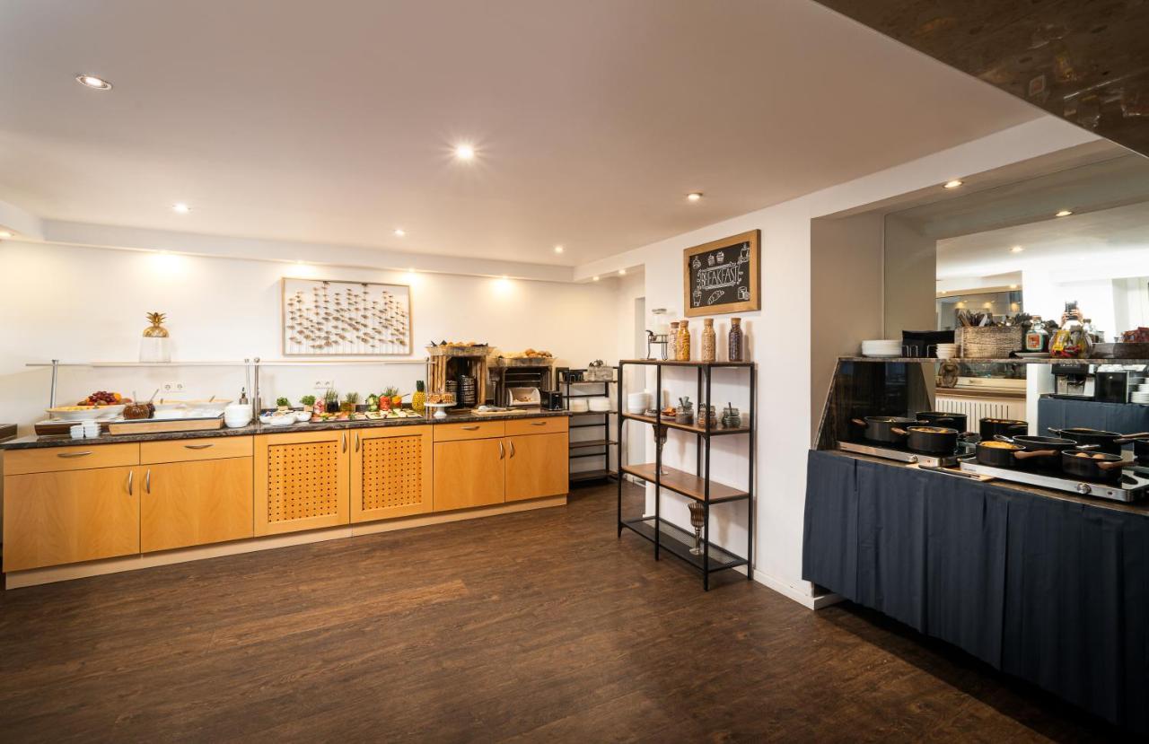 Arthotel Ana Eden คาร์ลสรูเฮอ ภายนอก รูปภาพ